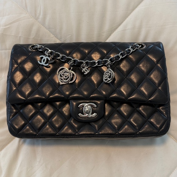 CHANEL Handbags - Chanel Classic Flap